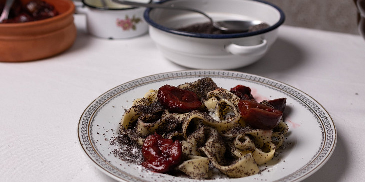 Domácí nudle s mákem