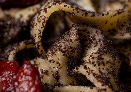 Domácí nudle s mákem