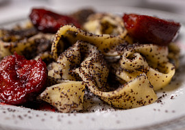 Domácí nudle s mákem