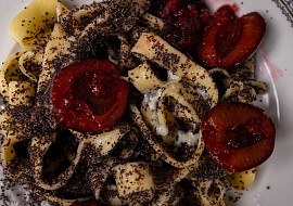 Domácí nudle s mákem