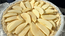 Drobenkový koláč s jablky