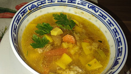 Hovězí vývar se zeleninou