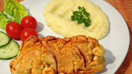 Květákový špíz se salámem