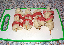 Květákový špíz se salámem