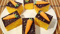 Mrkvové řezy s marcipánem