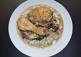 Pečené kuře s omáčkou a sušenými švestkami