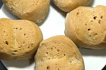 Hlboko nakrojené...