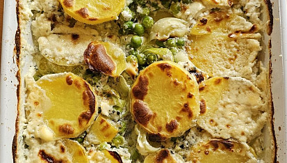 Brambory zapečené s nivou a pórkem