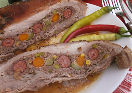 Bůček plněný, v marinádě pečený