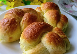 Domácí sádlové nadýchané houstičky jako peříčko