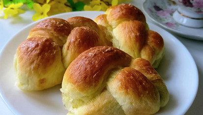 Domácí sádlové nadýchané houstičky jako peříčko