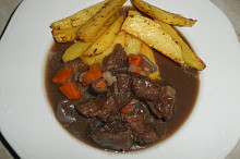 Hovězí pupek na víně