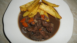 Hovězí pupek na víně