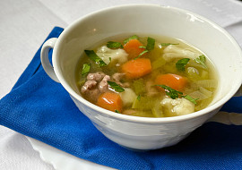 Hovězí vývar s játrovou rýží