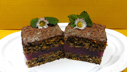 Makovec bez vajec s jahodovým pudinkem