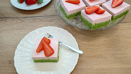 Špenátové řezy s jahodami podle Petry Burianové