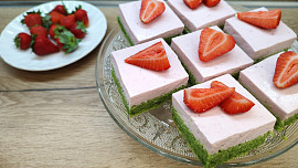 Špenátové řezy s jahodami podle Petry Burianové