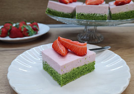 Špenátové řezy s jahodami podle Petry Burianové