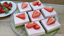 Špenátové řezy s jahodami podle Petry Burianové