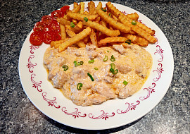 Sýrová omáčka pečená s kuřecím masem