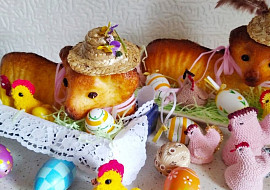 Beránek z tvarohového těsta s rozinkami