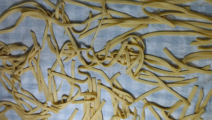 Domácí papardelle (nebo tagliatelle)