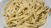 Domácí papardelle (nebo tagliatelle)