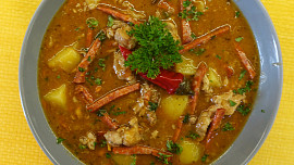 Gulášová polévka s mletým masem