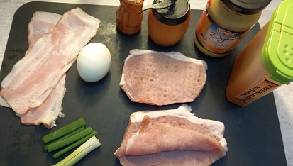 Kapsa z vepřové pečeně plněná slaninou a vejcem