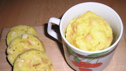 Knedlíky houskové hrnečkové, vařené v mikrovlnce