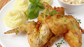 Kuřecí křídla v bylinkovém těstíčku