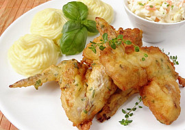 Kuřecí křídla v bylinkovém těstíčku