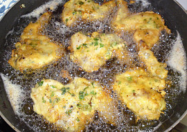 Kuřecí křídla v bylinkovém těstíčku