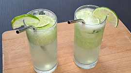 Okurkovo-limetková limonáda