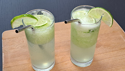 Okurkovo-limetková limonáda