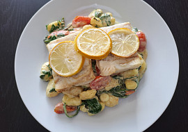 Rybí filet s gnocchi a zeleninou