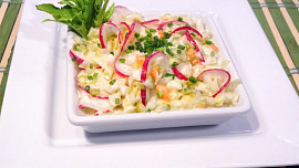 Zelný salátek s kedlubnami a ředkvičkami