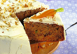 Mrkvový dortík s kandovaným ovocem