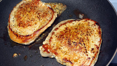 Plněné vepřové kotlety s játry a žampiony