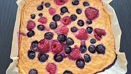 Rychlý koláček s lesním ovocem