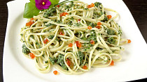 Tagliatelle se špenátem a kaviárem