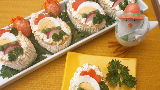 Velikonoční vejce naslano