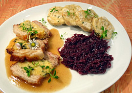 Vepřová pečeně s jarní nádivkou