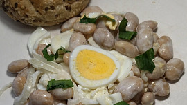 Fazolový salát s vejci