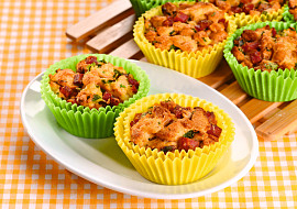 Nádivkové muffiny s uzenou krkovicí