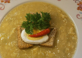 Pórková polévka zahuštěná bramborami