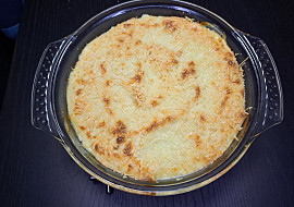 Slaný špenátový koláč s bešamelem