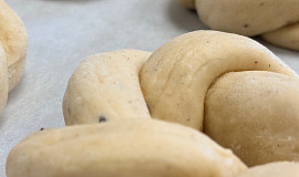 Velikonoční calty s yuzu sirupem podle Aleny z Peče celá země