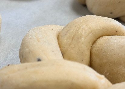 Velikonoční calty s yuzu sirupem podle Aleny z Peče celá země