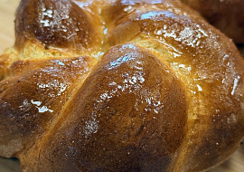 Velikonoční calty s yuzu sirupem podle Aleny z Peče celá země